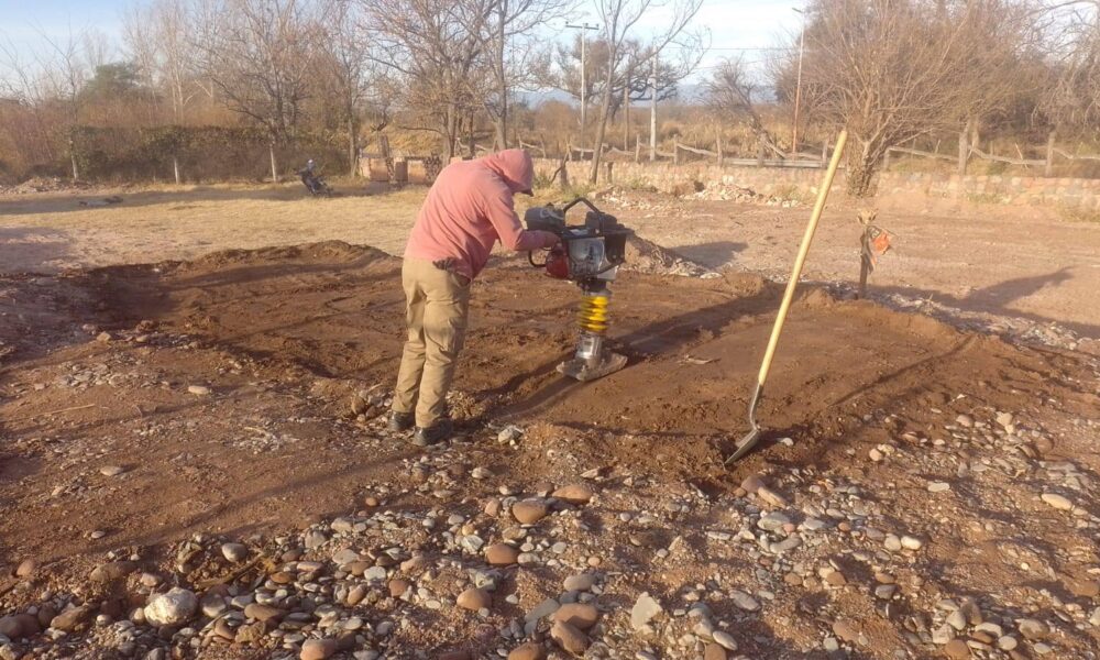 Avanzan las obras para mejorar el entorno de la pileta semi olímpica ...